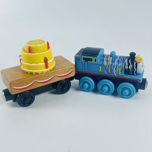 Thomas & Friends Wooden Railway Birthday Train Plus Cake Cargo Car Y4501 Magnet